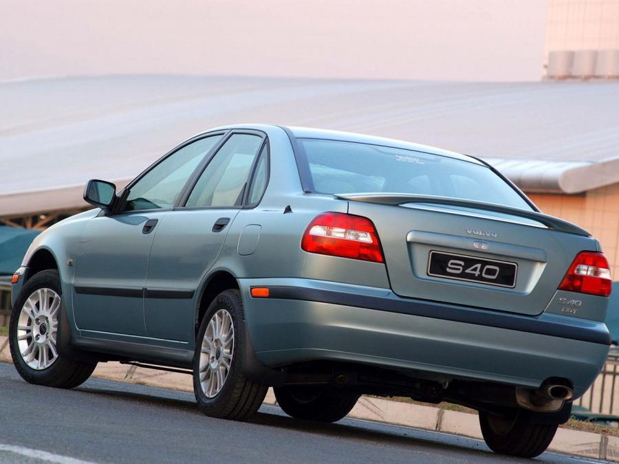  Volvo S40 2002 года  (ZA) (фото 7 из 9)